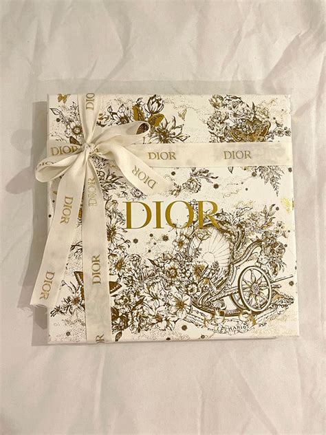 dior holiday 2021 packaging